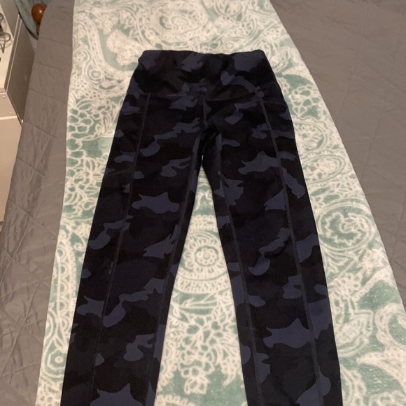 Blue/Black worm s camo yoga leggings - Picture 5 of 5
